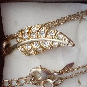 Avon Leaf Pendant on Matching Chain